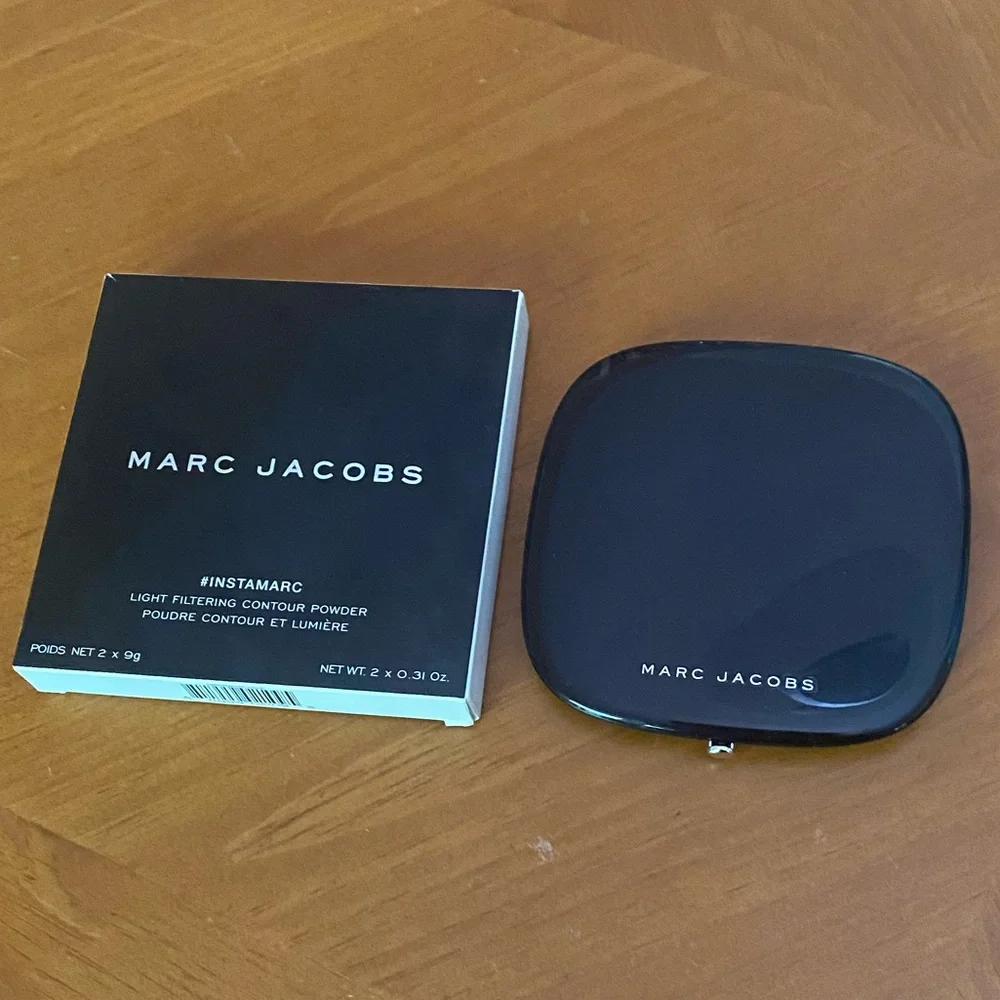 Marc Jacobs Light Filtering Contour Powder
